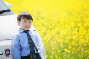 O様の七五三前撮り、スーツで菜の花ロケ3